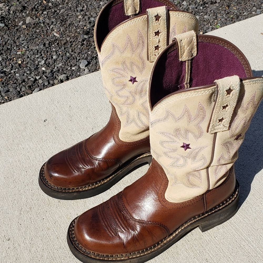 Ariat cowgirl boots